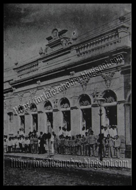 Instituto de Humanidades - Colégio Nogueira