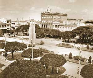 A Praça do Ferreira entre os anos 1930 e 1960