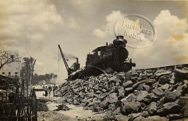 Um trem na Praia de Iracema - O primeiro  ramal ferroviário do Mucuripe